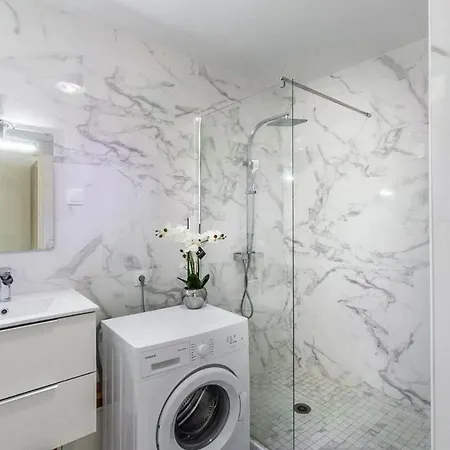 T2 Bis Lumineux Avec Parking Privé * Wifi*netflix*